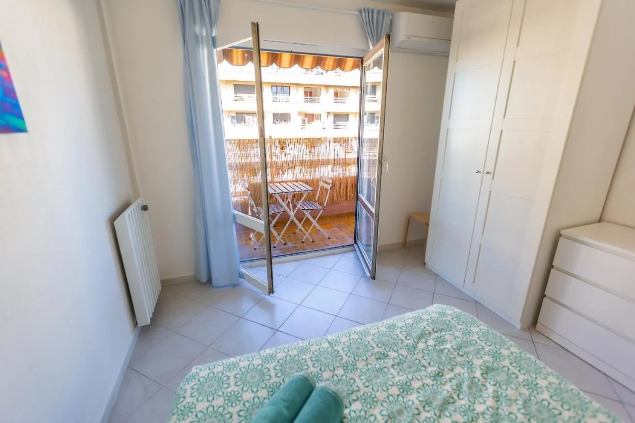 Appartement Superbe 100m2 - 2 Balcons - Proche Gare - Climatisé à Marseille