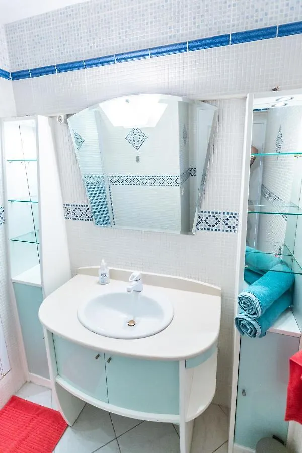 Appartement Superbe 100m2 - 2 Balcons - Proche Gare - Climatisé à Marseille